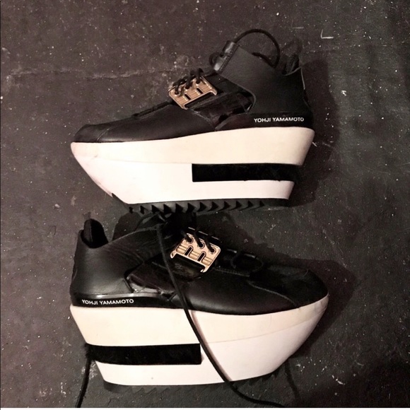 Y-3 shoes - Picture 4 of 4
